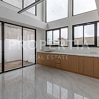 Modern 3-Unit Complex In Cemagi. Villas in Bali for Sale: Villa in Cemagi, Bali for 316 Thousands USD. Leasehold. Preview photo #1