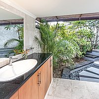 Incredible 10 Bedroom Luxury Villa in Jimbaran Hills. Villas in Bali for Sale: Villa in Jimbaran, Bali for 1717 Thousands USD. Freehold. Preview photo #9