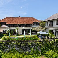 Impeccably presented Four-Bedrooms Freehold Villa with Ocean Vistas in Jimbaran. Villas in Bali for Sale: Villa in Jimbaran, Bali for 751 Thousands USD. Freehold. Preview of photo #1