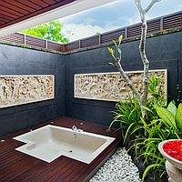 Impeccably presented Four-Bedrooms Freehold Villa with Ocean Vistas in Jimbaran. Villas in Bali for Sale: Villa in Jimbaran, Bali for 751 Thousands USD. Freehold. Preview photo #15