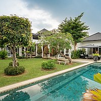 Perfect blend of tropical living and investment potential in Goa Gong. Villas in Bali for Sale: Villa in Jimbaran, Bali for 1135 Thousands USD. Freehold. Preview photo #1
