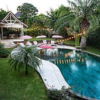 Traditional elegance 4-bedroom family home in Kerobokan. Villas in Bali for Sale: Вилла в Керобокан, Бали за 721 тыс. USD. Leasehold. Предварительный просмотр фото #1