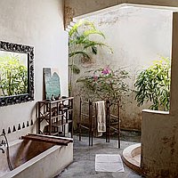Traditional elegance 4-bedroom family home in Kerobokan. Villas in Bali for Sale: Вилла в Керобокан, Бали за 721 тыс. USD. Leasehold. Предварительный просмотр фото #10