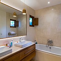 Homey Style Spacious Three-Bedroom Villa with Long Lease in Tegal Cupek. Villas in Bali for Sale: Вилла в Керобокан, Бали за 499 тыс. USD. Leasehold. Предварительный просмотр фото #11