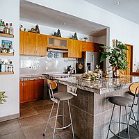 Exceptional Four-Bedroom Fully-Furnished Villa with Long Lease in Lively Kerobokan. Villas in Bali for Sale: Вилла в Керобокан, Бали за 425 тыс. USD. Leasehold. Предварительный просмотр фото #3