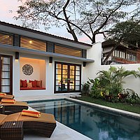 Stylish Four-Bedroom Villa in Highly Desirable Kerobokan. Villas in Bali for Sale: Вилла в Керобокан, Бали за 195 тыс. USD. Leasehold. Предварительный просмотр фото #1