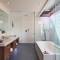 Stylish Four-Bedroom Villa in Highly Desirable Kerobokan. Villas in Bali for Sale: Вилла в Керобокан, Бали за 195 тыс. USD. Leasehold. Предварительный просмотр фото #7
