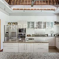 Beautiful Tropical Family Villa In Kerobokan. Villas in Bali for Sale: Villa in Kerobokan, Bali for 566 Thousands USD. Leasehold. Preview photo #1