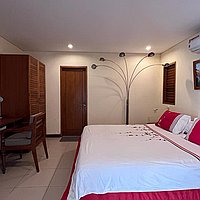 Modern Classic Three-Bedroom Villa in a Strategic Location of Kerobokan with Long Lease. Villas in Bali for Sale: Вилла в Керобокан, Бали за 295 тыс. USD. Leasehold. Предварительный просмотр фото #3