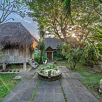 A timeless blend of traditional elegance and modern luxury in Kerobokan. Villas in Bali for Sale: Вилла в Керобокан, Бали за 1012 тыс. USD. Leasehold. Предварительный просмотр фото #2