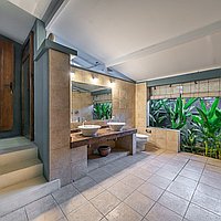 A timeless blend of traditional elegance and modern luxury in Kerobokan. Villas in Bali for Sale: Вилла в Керобокан, Бали за 1012 тыс. USD. Leasehold. Предварительный просмотр фото #17