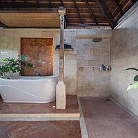 A timeless blend of traditional elegance and modern luxury in Kerobokan. Villas in Bali for Sale: Вилла в Керобокан, Бали за 1012 тыс. USD. Leasehold. Предварительный просмотр фото #11