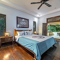 A timeless blend of traditional elegance and modern luxury in Kerobokan. Villas in Bali for Sale: Вилла в Керобокан, Бали за 1012 тыс. USD. Leasehold. Предварительный просмотр фото #18