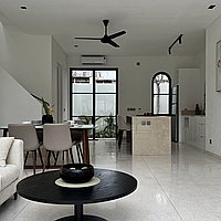 Sleek Modern Living with Serene Poolside near Bumbak. Villas in Bali for Sale: Villa in Kerobokan, Bali for 399 Thousands USD. Leasehold. Preview photo #2