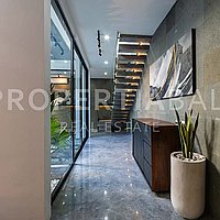 Modern Contemporary Villa In Kerobokan. Villas in Bali for Sale: Vila di Kerobokan, Bali untuk 285 Ribuan USD. Leasehold. Pratinjau foto #3