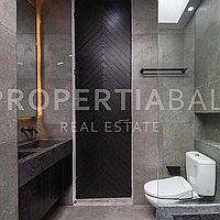 Contemporary Family Villa In Kerobokan. Villas in Bali for Sale: Vila di Kerobokan, Bali untuk 294 Ribuan USD. Leasehold. Pratinjau foto #11