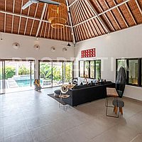 Spacious Modern Tropical Living In Padonan. Villas in Bali for Sale: Villa in Padonan, Bali for 288 Thousands USD. Leasehold. Preview photo #3