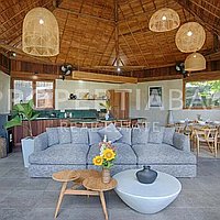 Stunning Balinese Villa Steps To The Beach. Villas in Bali for Sale: Vila di Bingin, Bali untuk 420 Ribuan USD. Leasehold. Pratinjau foto #2
