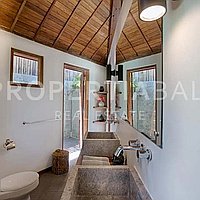 Stunning Balinese Villa Steps To The Beach. Villas in Bali for Sale: Vila di Bingin, Bali untuk 420 Ribuan USD. Leasehold. Pratinjau foto #11