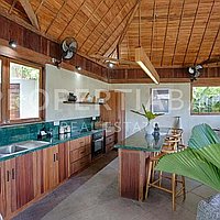 Stunning Balinese Villa Steps To The Beach. Villas in Bali for Sale: Vila di Bingin, Bali untuk 420 Ribuan USD. Leasehold. Pratinjau foto #4