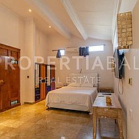 Modern Balinese Family Home In Berawa. Villas in Bali for Sale: Vila di Berawa (Canggu), Bali untuk 417 Ribuan USD. Leasehold. Pratinjau foto #10