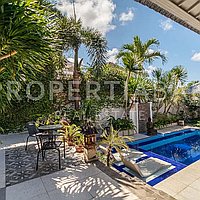 Modern Balinese Family Home In Berawa. Villas in Bali for Sale: Vila di Berawa (Canggu), Bali untuk 417 Ribuan USD. Leasehold. Pratinjau foto #19
