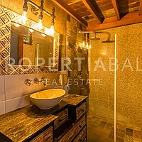 Balinese Style Family Home In Berawa. Villas in Bali for Sale: Vila di Berawa (Canggu), Bali untuk 521 Ribuan USD. Freehold. Pratinjau foto #15