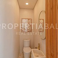 Amazing Tropical Inspired Villa In The Heart Of Bumbak. Villas in Bali for Sale: Vila di Umalas, Bali untuk 242 Ribuan USD. Leasehold. Pratinjau foto #7