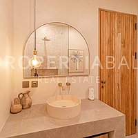 Amazing Tropical Inspired Villa In The Heart Of Bumbak. Villas in Bali for Sale: Vila di Umalas, Bali untuk 242 Ribuan USD. Leasehold. Pratinjau foto #14