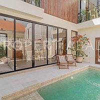 Amazing Tropical Inspired Villa In The Heart Of Bumbak. Villas in Bali for Sale: Vila di Umalas, Bali untuk 242 Ribuan USD. Leasehold. Pratinjau foto #21