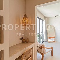 Amazing Tropical Inspired Villa In The Heart Of Bumbak. Villas in Bali for Sale: Vila di Umalas, Bali untuk 242 Ribuan USD. Leasehold. Pratinjau foto #17