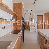 Amazing Tropical Inspired Villa In The Heart Of Bumbak. Villas in Bali for Sale: Vila di Umalas, Bali untuk 242 Ribuan USD. Leasehold. Pratinjau foto #2