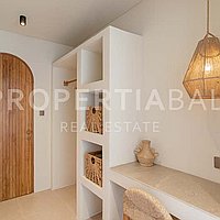 Amazing Tropical Inspired Villa In The Heart Of Bumbak. Villas in Bali for Sale: Vila di Umalas, Bali untuk 242 Ribuan USD. Leasehold. Pratinjau foto #18