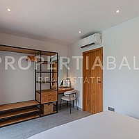Outstanding Industrial Style Family Villa In Berawa. Villas in Bali for Sale: Vila di Berawa (Canggu), Bali untuk 829 Ribuan USD. Leasehold. Pratinjau foto #14