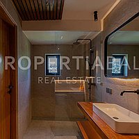 Outstanding Industrial Style Family Villa In Berawa. Villas in Bali for Sale: Vila di Berawa (Canggu), Bali untuk 829 Ribuan USD. Leasehold. Pratinjau foto #7