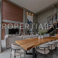 Outstanding Industrial Style Family Villa In Berawa. Villas in Bali for Sale: Vila di Berawa (Canggu), Bali untuk 829 Ribuan USD. Leasehold. Pratinjau foto #1