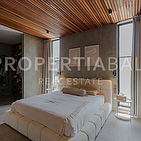 Outstanding Industrial Style Family Villa In Berawa. Villas in Bali for Sale: Vila di Berawa (Canggu), Bali untuk 829 Ribuan USD. Leasehold. Pratinjau foto #4
