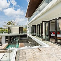 Ultra-chic modern villa with panoramic views of Jimbaran Bay and Benoa. Villas in Bali for Sale: Villa in Bukit South, Bali for 25.5 Billion IDR. Freehold. Preview photo #13