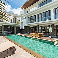 Ultra-chic modern villa with panoramic views of Jimbaran Bay and Benoa. Villas in Bali for Sale: Villa in Bukit South, Bali for 25.5 Billion IDR. Freehold. Preview photo #2