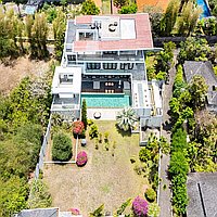 Ultra-chic modern villa with panoramic views of Jimbaran Bay and Benoa. Villas in Bali for Sale: Villa in Bukit South, Bali for 25.5 Billion IDR. Freehold. Preview photo #4