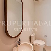 Timeless Luxury Family Villa In Berawa. Villas in Bali for Sale: Vila di Berawa (Canggu), Bali untuk 1153 Ribuan USD. Freehold. Pratinjau foto #24