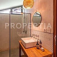 Tropical Retreat With Balinese Charm. Villas in Bali for Sale: Villa in Bali for 250 Thousands USD. Leasehold. Preview photo #5