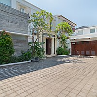 Masterbuilt 6 Bedroom Villa with Golf Course Frontage and Ocean Views. Villas in Bali for Sale: Villa in Pecatu, Bali for 1779 Thousands USD. Freehold. Preview photo #15