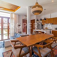 Stunning Family Home In Pererenan. Villas in Bali for Sale: Вилла в Переренан (Чангу), Бали за 356 тыс. USD. Freehold. Предварительный просмотр фото #1