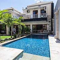Charming Two Villas In Seminyak. Villas in Bali for Sale: Вилла в Семиньяк, Бали за 552 тыс. USD. Leasehold. Предварительный просмотр фото #1