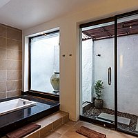 Superb 4 bedrooms villa in Seminyak, under value for lease. Villas in Bali for Sale: Вилла в Семиньяк, Бали за 1288 тыс. USD. Leasehold. Предварительный просмотр фото #2