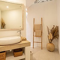 Newly Renovated 3 Bed Seminyak Holiday Investment Villa with Long Lease. Villas in Bali for Sale: Villa in Seminyak, Bali for 325 Thousands USD. Leasehold. Preview photo #12