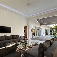 Tropical 3 Bedroom Seminyak Pool Villa with Extra-long Lease in 24 hr Security Complex-2364. Villas in Bali for Sale: Вилла в Семиньяк, Бали за 410 тыс. USD. Leasehold. Предварительный просмотр фото #1