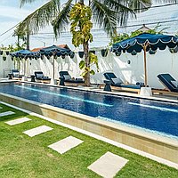 Five bedroom character filled estate in the heart of Seminyak. Villas in Bali for Sale: Villa in Seminyak, Bali for 5.2 Million CNY. Leasehold. Preview photo #1