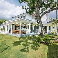 Five bedroom character filled estate in the heart of Seminyak. Villas in Bali for Sale: Villa in Seminyak, Bali for 5.2 Million CNY. Leasehold. Preview photo #2